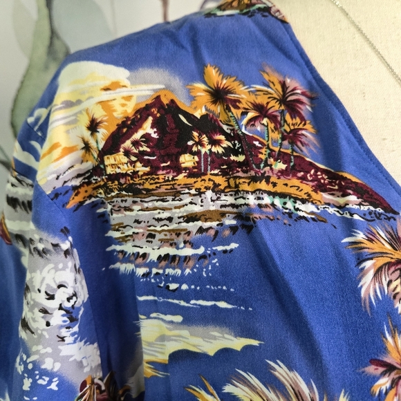 HILO HATTIE | Vintage Hawaiian Button-Up in Blue sz XL - Picture 3 of 4